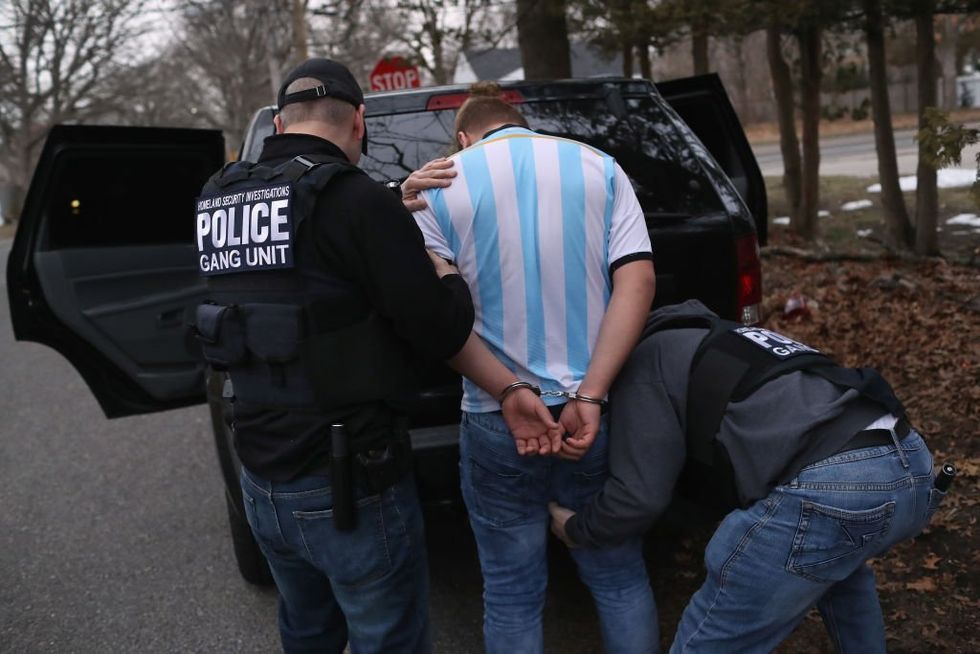 600 immigrants with possible ties to Venezuelan gang identified — fewer than 5% in federal custody