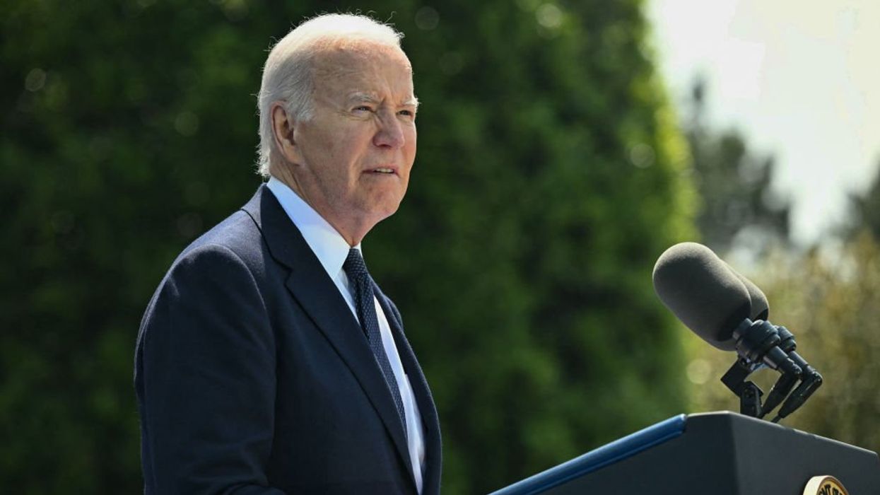 Biden barely holds it together during 80th anniversary of D-Day landings