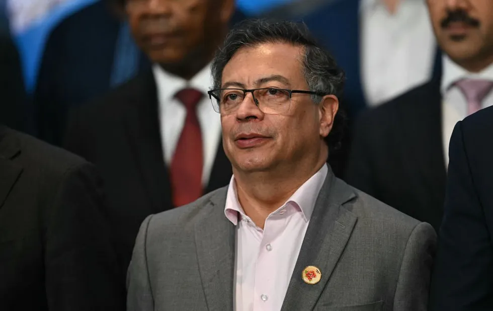 Colombia bends the knee to avoid tariffs after refusing deportation flights from the US