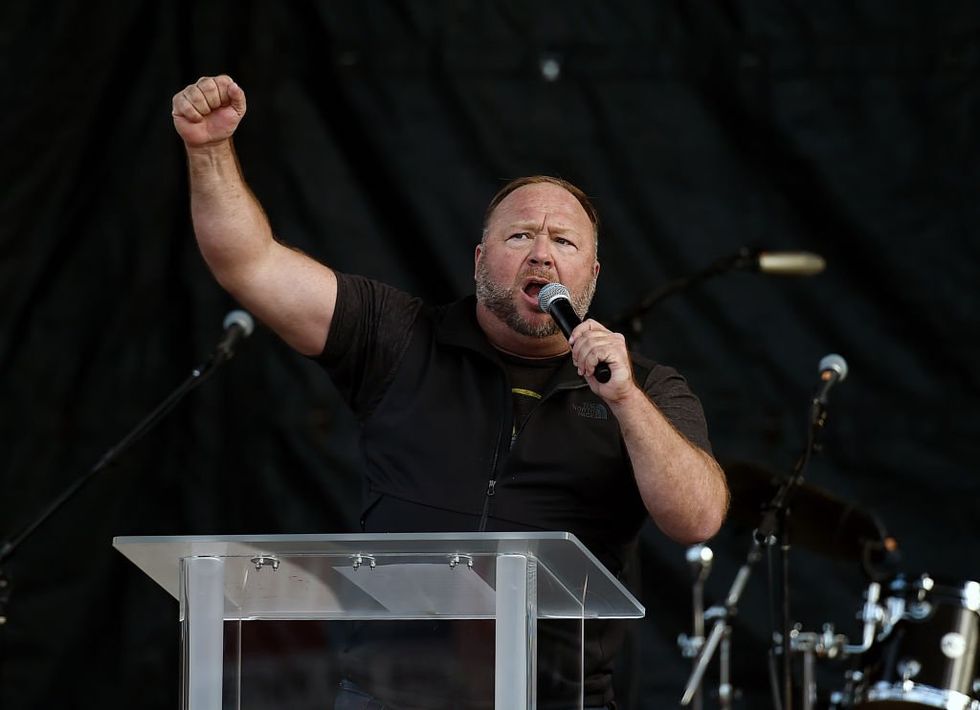 Court freezes Onion deal for Infowars: Alex Jones exclusively responds on 'Glenn Beck Program'