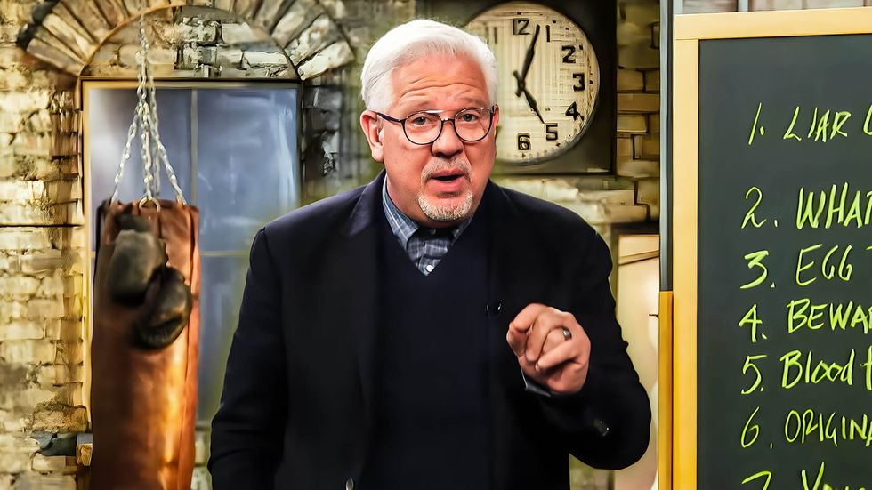 Glenn Beck’s research team uses THIS system to discern truth from lies in the media