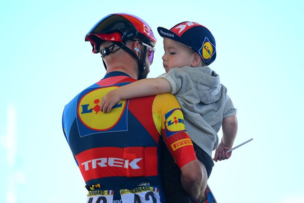 'I am willing to pay': Cyclist fined for stopping to kiss wife and son during Tour de France