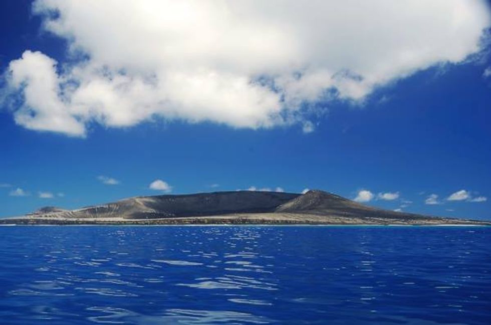 Photographer Documents Trip to Earth's Newest Island With Stunning Photos