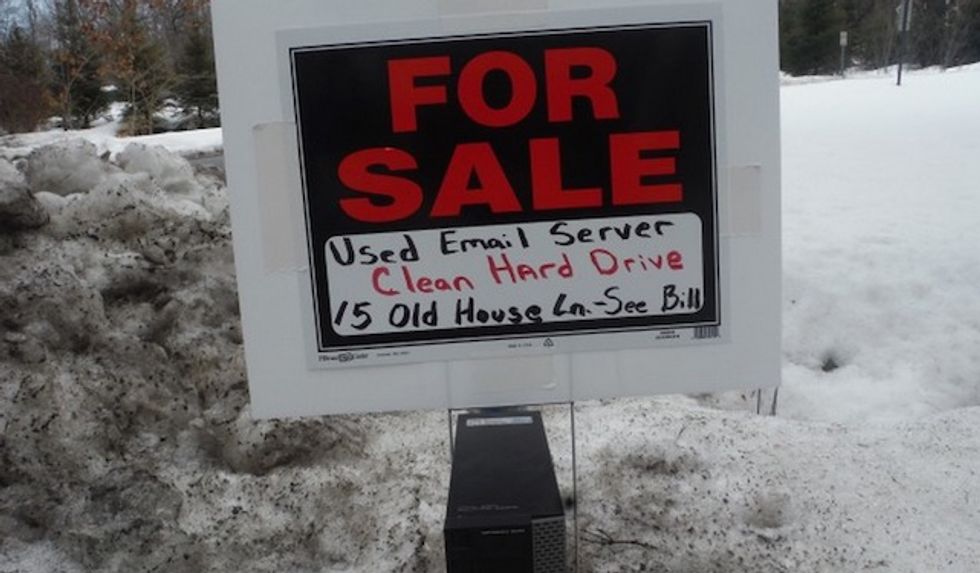 Business Owner Behind Viral Sign Outside Hillary Clinton's NY Home Tells TheBlaze Why the Email Scandal 'Matters