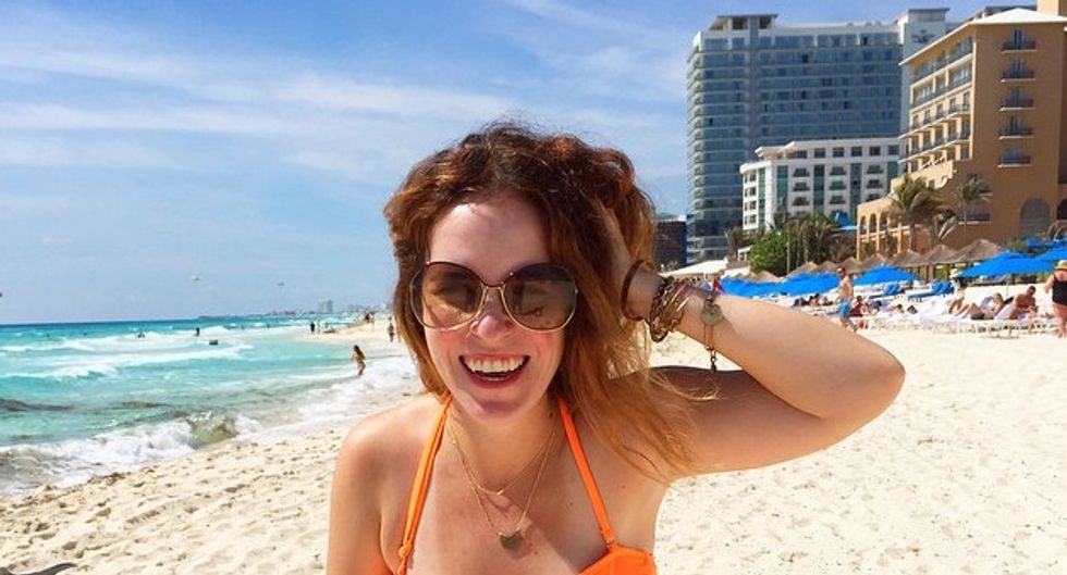 I Have Stretch Marks and I Wear a Bikini': Mom Proudly Shows Off 'Saggy'  Belly in Viral Bikini Photo