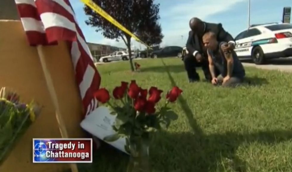 The Moment a Pastor Knelt Down to Comfort and Pray Over a Mourning Veteran in Tears Over the Chattanooga Shooting