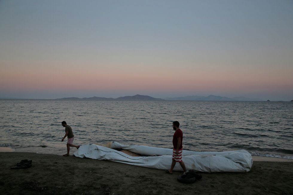 Horrifying Photo of Drowned Syrian Boy's Lifeless Body Washed Ashore Highlights Plight of Migrants