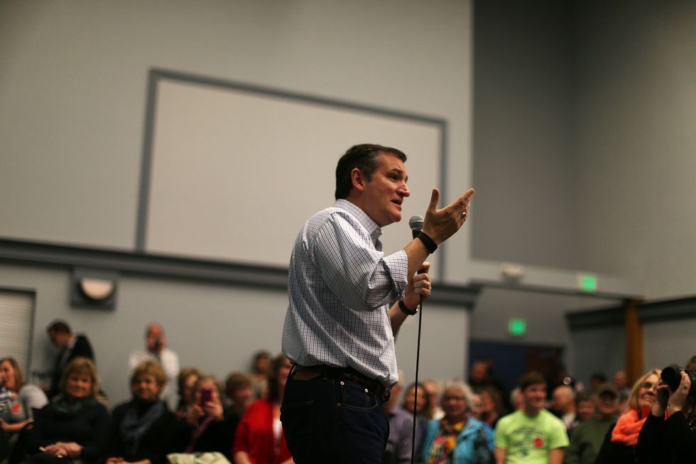 Ted Cruz Warns That Donald Trump 'Could Be Unstoppable' if He Wins Iowa