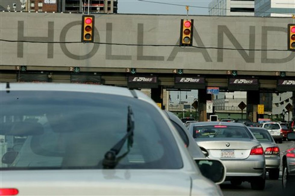 Official Says Three Arrested at Holland Tunnel Entrance Wanted to 'Rescue' Girl in New York City