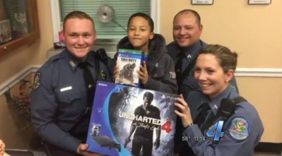 Oklahoma family's presents stolen two days before Christmas — so responding officer offers a hand