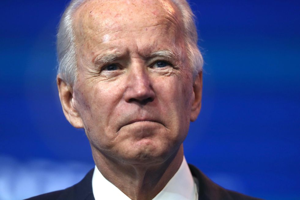 Democratic doctor says Biden obviously has Parkinson's: 'I could've diagnosed him from across the mall'