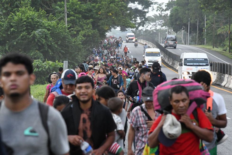 3,000-person caravan heads to US, hoping to illegally cross southern border before upcoming election