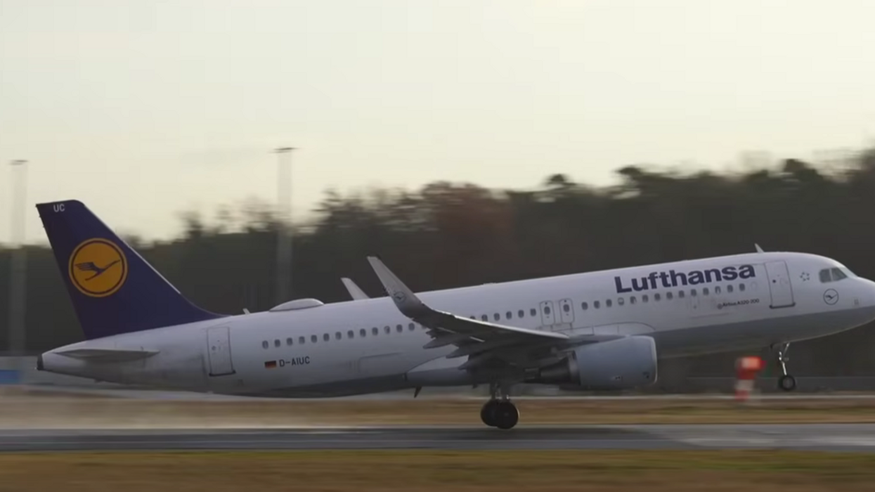 'Absolute horror': A 63-year-old man loses 'liters of blood' from mouth and nose before dying aboard Lufthansa flight