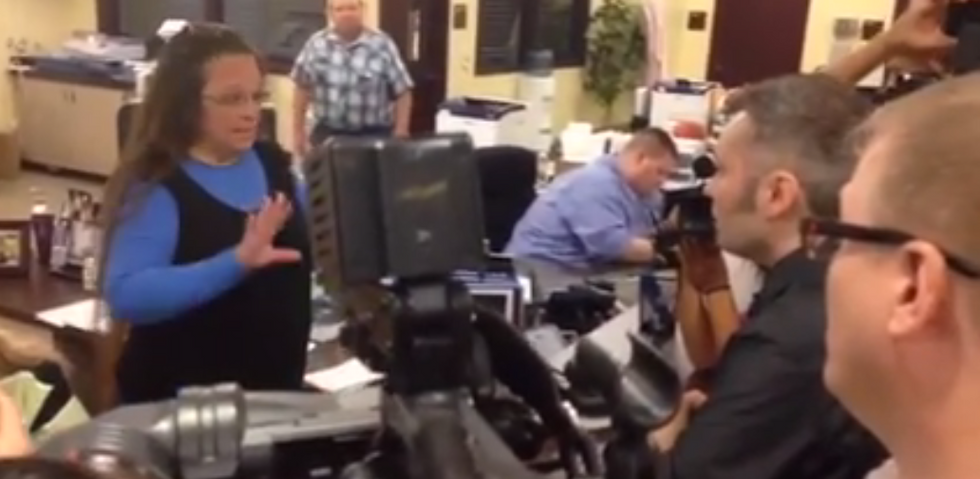 Tense Video Captures Moment Kentucky Clerk Refuses to Issue Gay Marriage Licenses After Losing Supreme Court Fight: 'Call the Police!