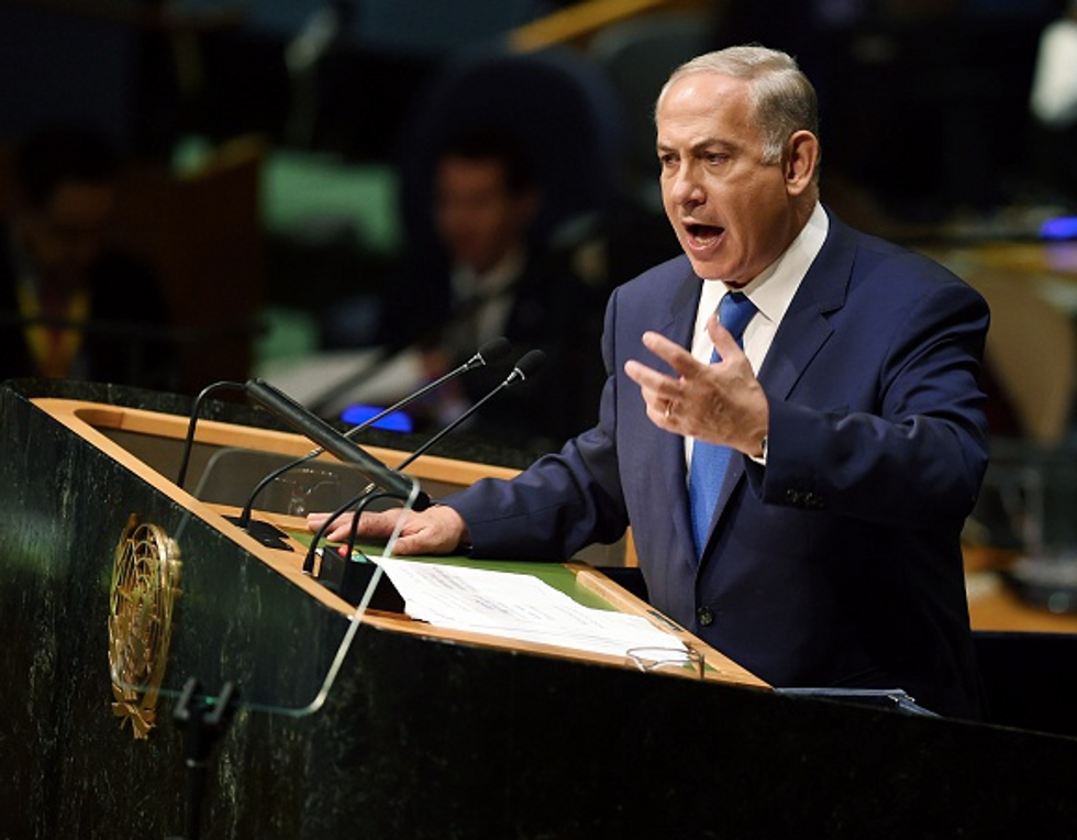 Watch: Benjamin Netanyahu Stays Silent for 45 Seconds to Show 'Deafening Silence' From U.N. on Iran's Vow to Destroy Israel