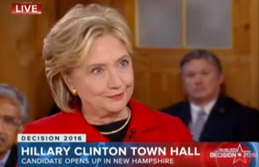 ‘Do You Get How Bad It Looks?’: Hillary Clinton Repeats Three-Word Claim Several Times When Confronted on Email Scandal