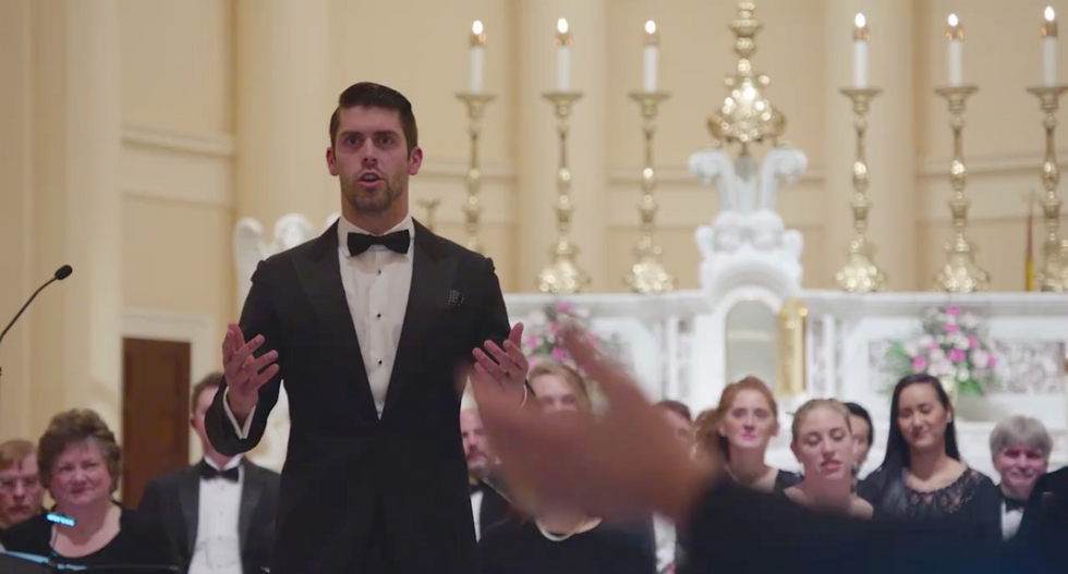 Baltimore Ravens Kicker Shows Off Surprising Talent at Christmas Charity Concert 