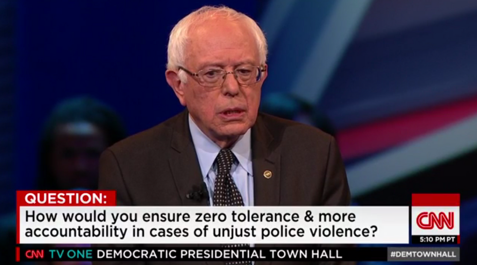 Bernie Sanders Makes Huge Promise to Voters on How His Administration Will Respond to Police-Involved Deaths