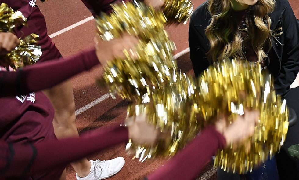 Texas middle school cheerleaders suffer burns on hands after coach's 'punishment'