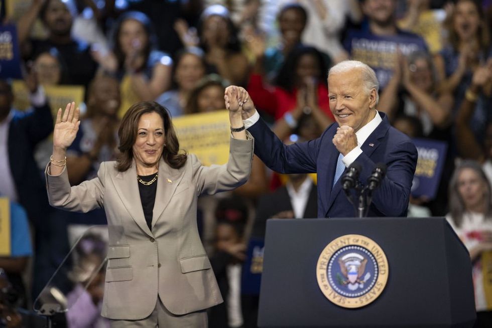 Internet helps Politico with its amnesia after it claims Vance is trying to 'tether' Biden to Harris