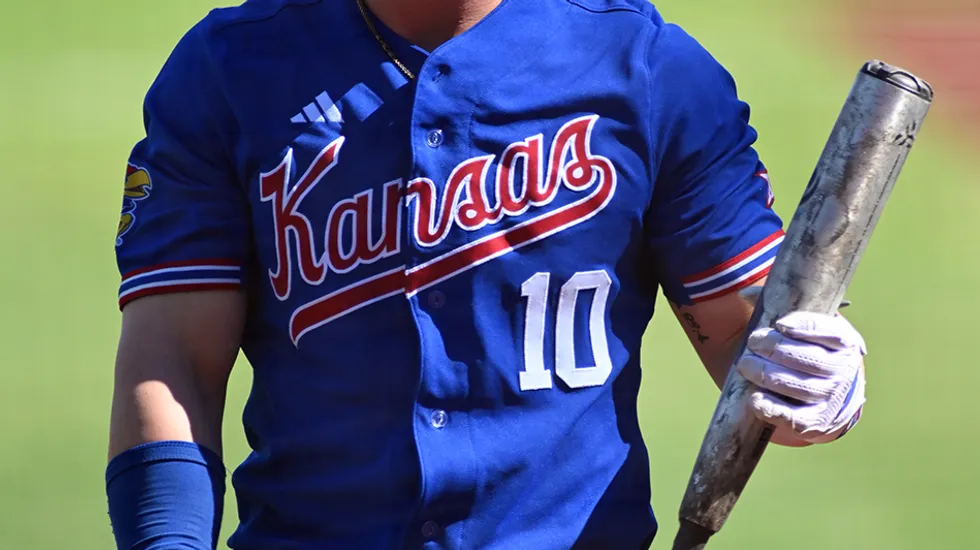 Kansas smashes 5 home runs in a row to tie NCAA record in must-see video