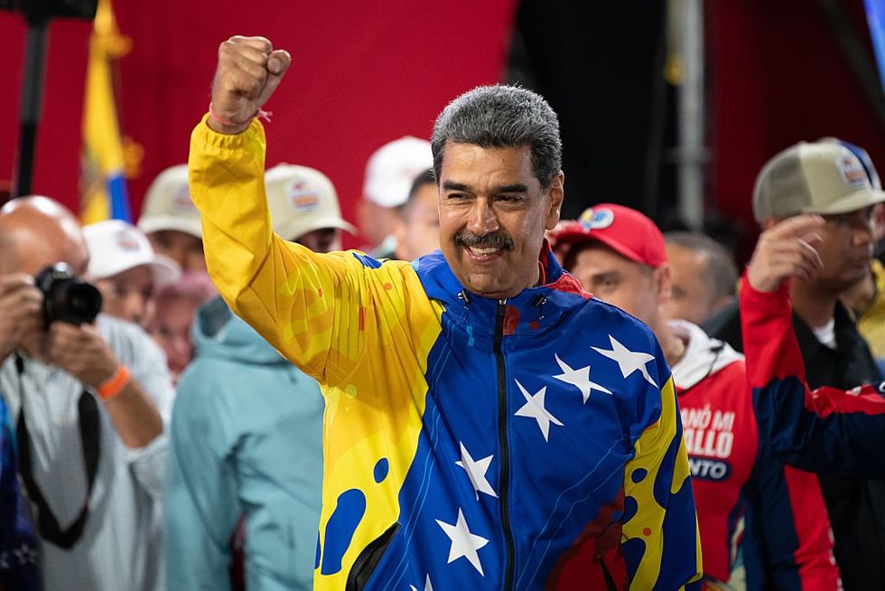 Massive crowd of Venezuelans gather at Colorado mall, fire shots in air, leave trash after Maduro allegedly wins election