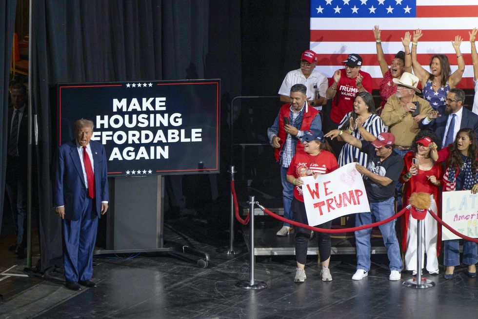 Mysterious symptoms reportedly strike about 20 attendees of Trump rally; campaign investigating possible chemical attack