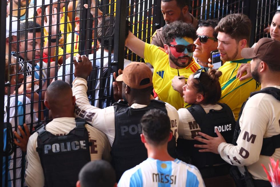 'Not a good look for the US': Soccer fans riot in Miami, delay start of Copa America final between Argentina and Colombia