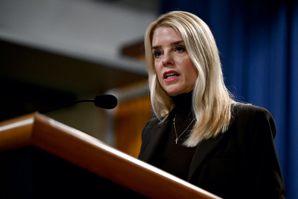 Pam Bondi announces lawsuits against New York over immigration: 'We're coming after you'