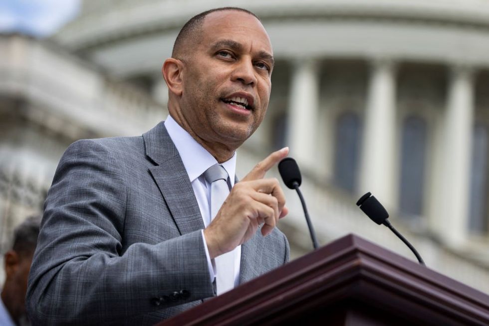 Rep. Jeffries calls on Biden to issue more pardons