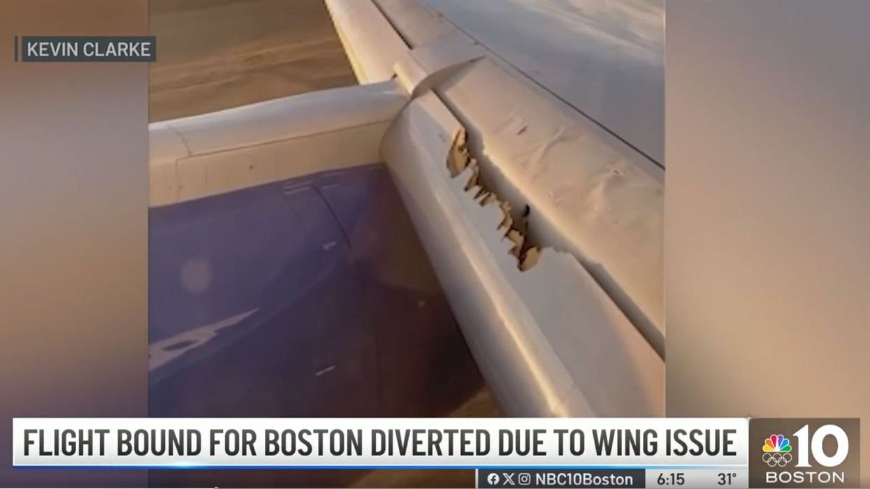 United flight makes emergency landing after passengers notice 'wing coming apart' on Boeing plane: Video