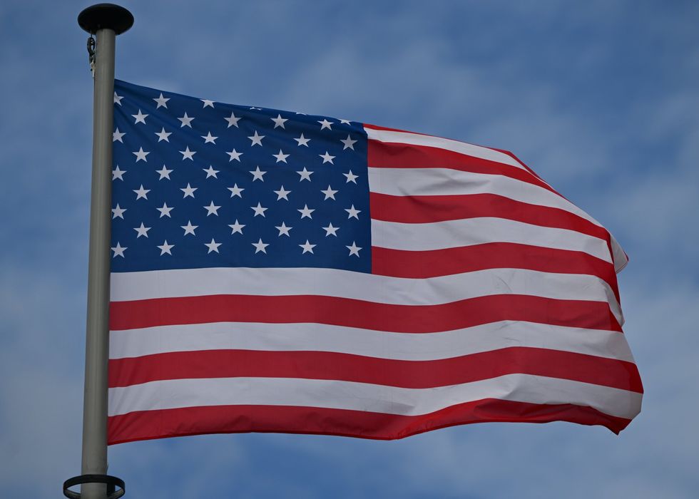 Woman allegedly threatens police after vandalizing US flag at California park, replacing it with Mexican flag